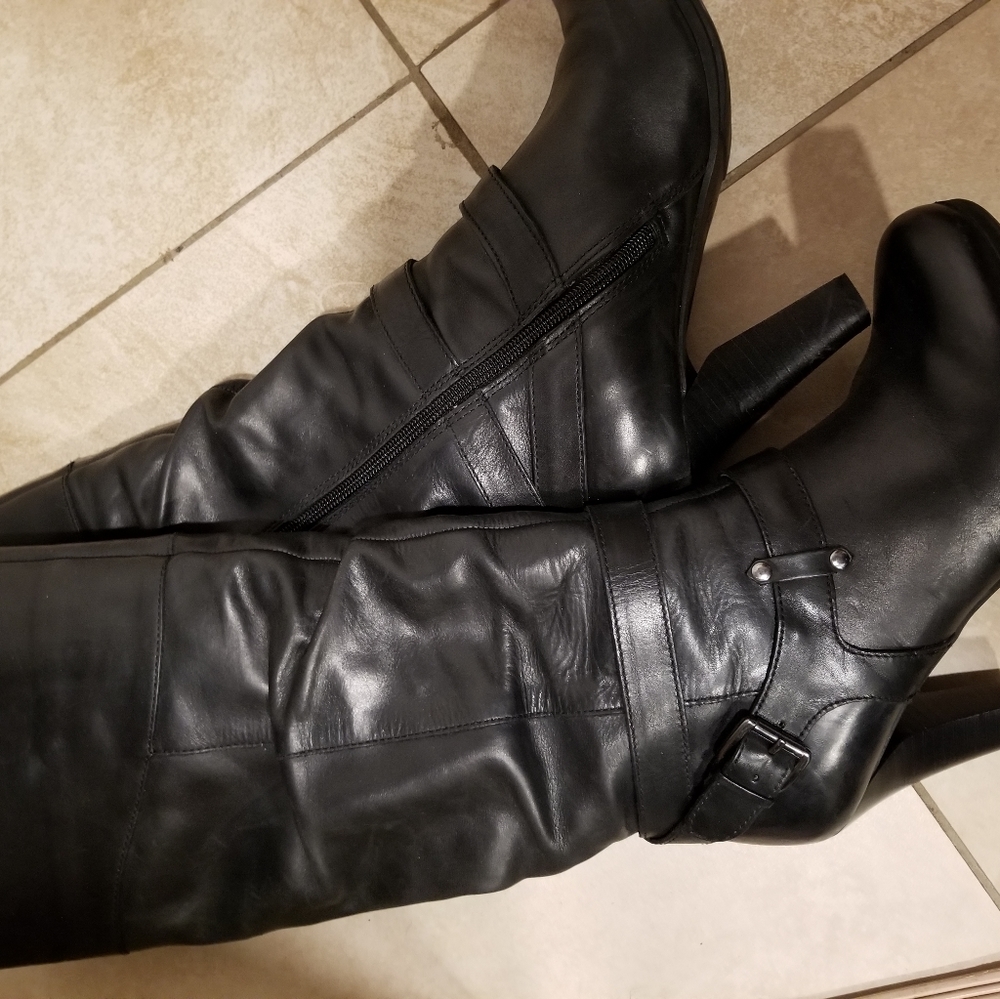 GUESS LEATHER BOOTS